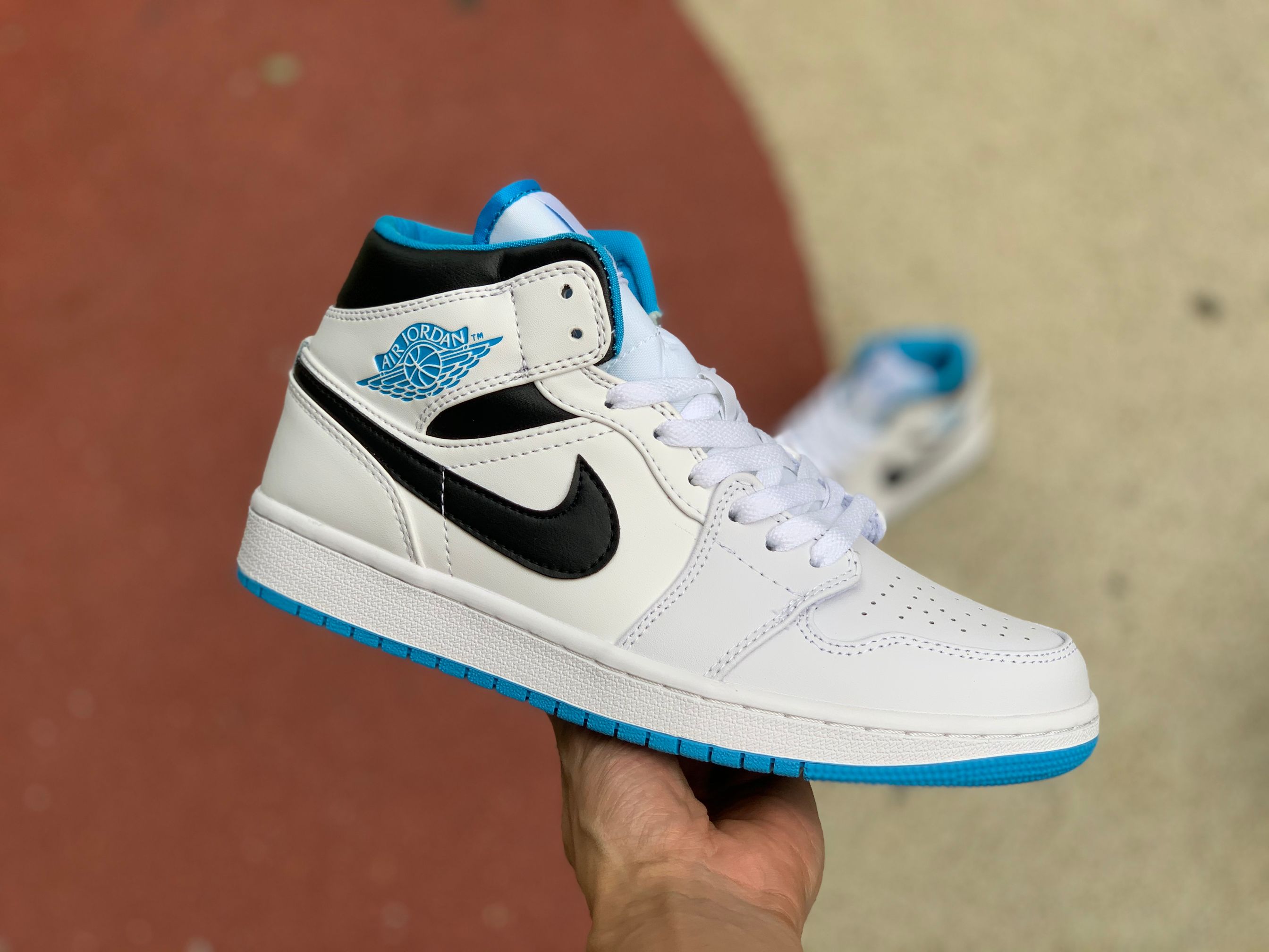 Air Jordan 1 Mid Laser Blue 554724 141 11 - www.kickbulk.cc